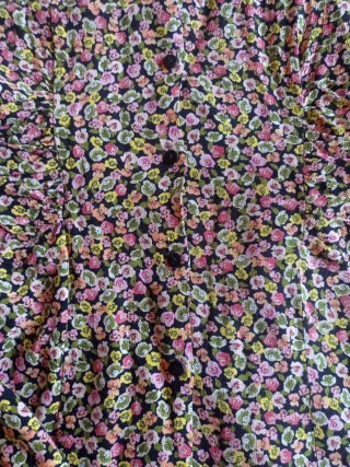 Vestido mini floral manga larga