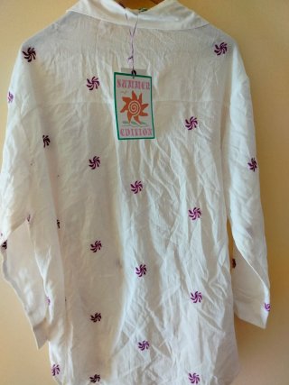 Blusa Pull&Bear bordada talla única