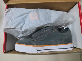 Heelys grises y naranjas Talla 40.5