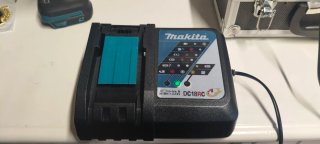 Taladro Atornillador Makita + Cargador +  3 Baterí