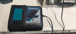 Taladro Atornillador Makita + Cargador +  3 Baterí