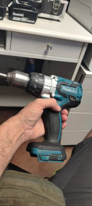 Taladro Atornillador Makita + Cargador +  3 Baterí