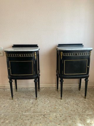Comodini antichi in legno e marmo