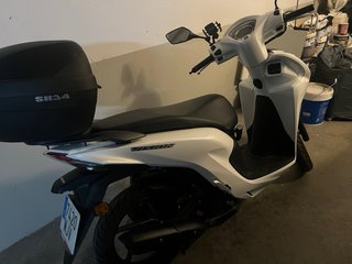 Honda Vision 110 Blanca, Scooter Automática