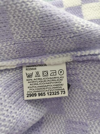 Jersey de punto con un llamativo diseño de cuadros