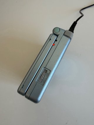 Game Boy Advance SP con cargador