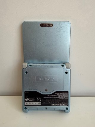 Game Boy Advance SP con cargador