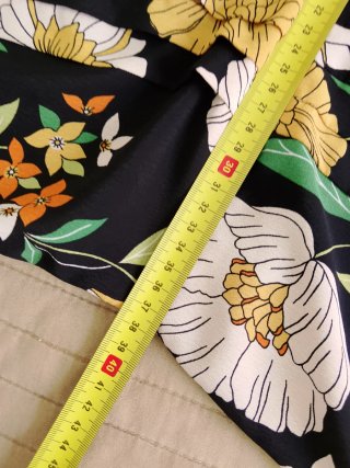 Vestido Sfera flores negro talla L