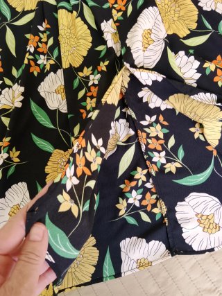 Vestido Sfera flores negro talla L