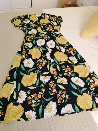 Vestido Sfera flores negro talla L