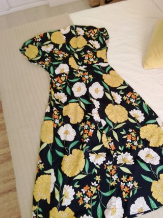Vestido Sfera flores negro talla L