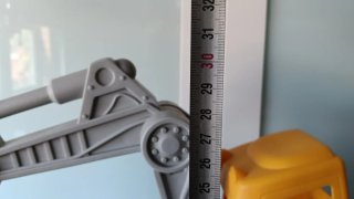 2 vehículos Excavadora y porta coches x 10€