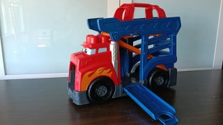 2 vehículos Excavadora y porta coches x 10€