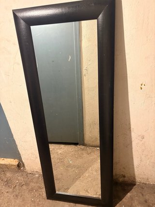 Espejo de cuerpo entero marco negro