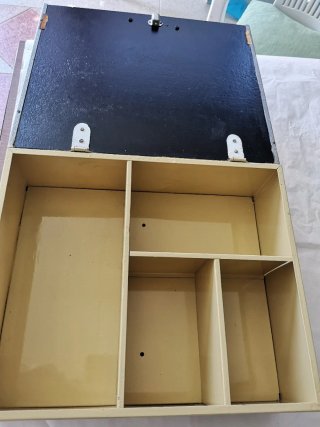 Armario Botiquín Madera y Metal.