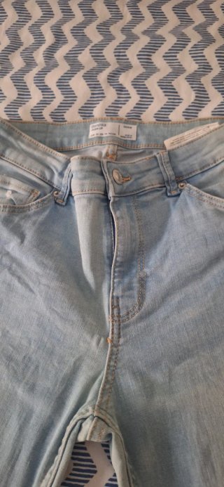 Pantalones vaqueros Bershka desgastados T.38