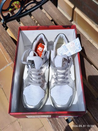 Zapatillas XTI textil plateado y blanco