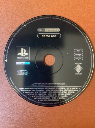 Demo One PlayStation 1 con funda original