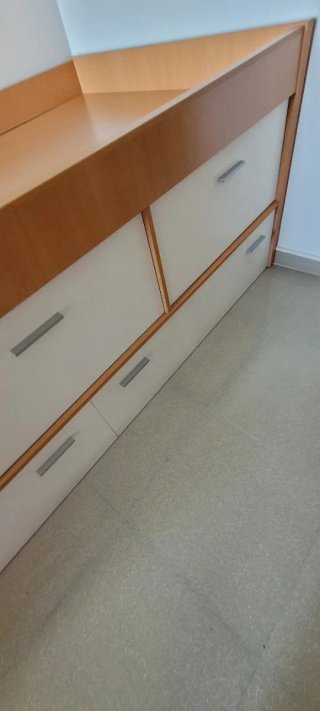 Mueble Cama Madera y Blanco