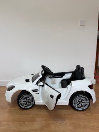 Coche eléctrico infantil Mercedes SLC 300