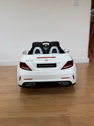 Coche eléctrico infantil Mercedes SLC 300