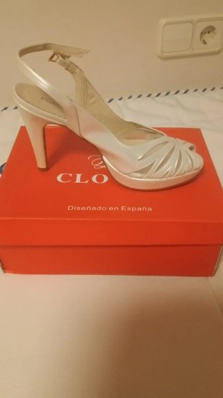 Zapatos dorados y blancos 37