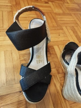 Cuñas de esparto mujer negras y beige