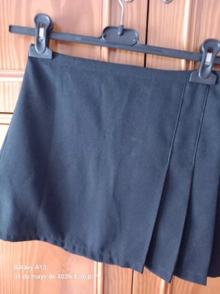 Lote 2 minifaldas (colores negro y azul