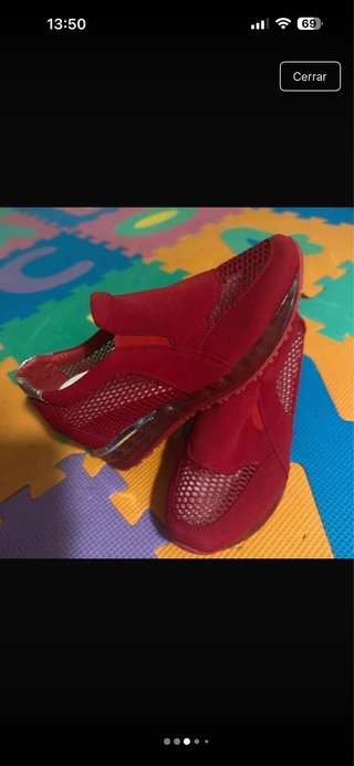 Zapatillas deportivas rojas verano