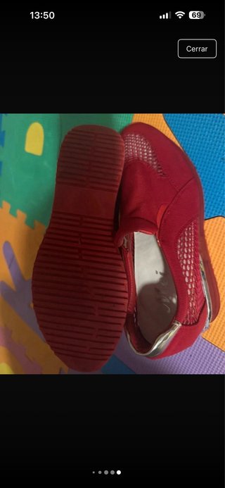 Zapatillas deportivas rojas verano