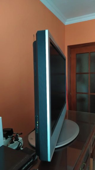 TV COLOR 40" SONY BRAVIA LCD PLATEADO
