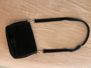 Bolso negro de ante
