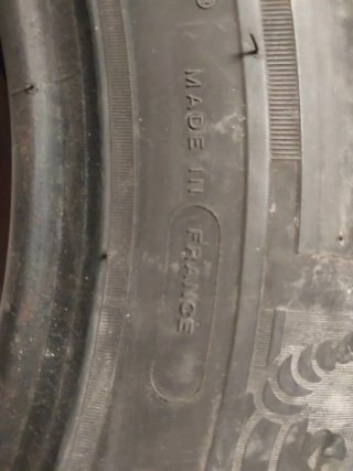 195 70 R15C 104 102