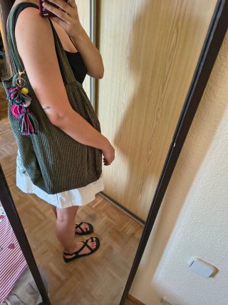 Bolso pana caqui con pompones