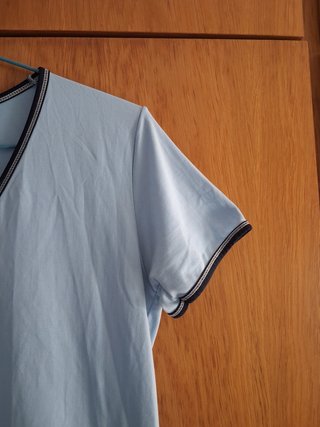 Camiseta TCM azul cuello pico
