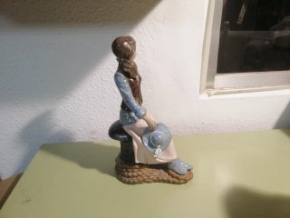 Figura cerámica mujer