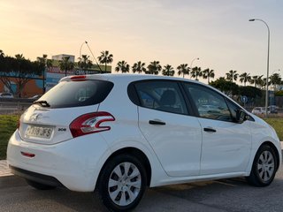 Peugeot 208 2016