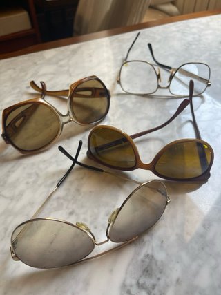 Gafas de sol vintage marrones y gafas graduadas