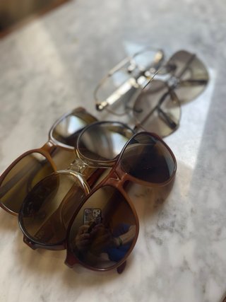 Gafas de sol vintage marrones y gafas graduadas