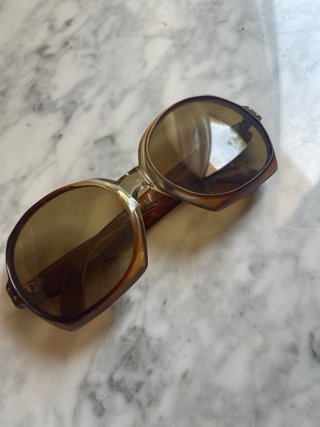 Gafas de sol vintage marrones y gafas graduadas