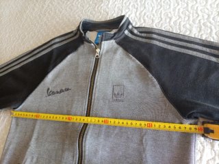 Chaqueta Adidas Originals edición especial Vespa