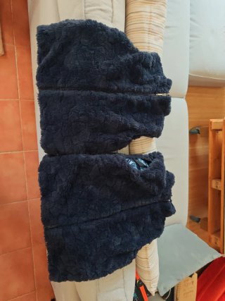 Due giubbotti Mayoral reversibili per bambina.