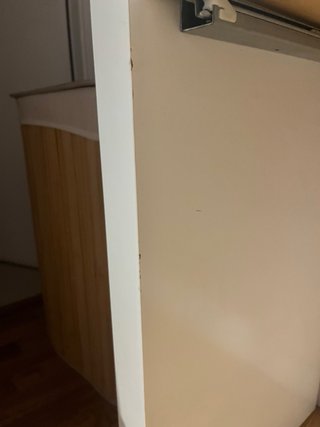 Consola blanca con tapa de cristal y cajón