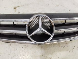 REJILLA DELANTERA MERCEDES-BENZ CLASE CLK (W209)