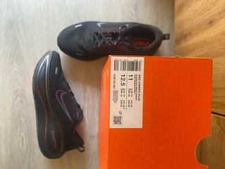 Nike Vomero Plus Talla 45 Negro/Gris