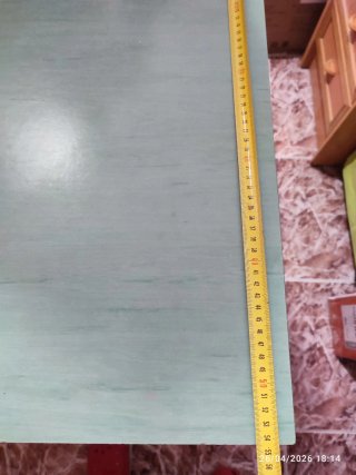 Escritorio con cajones madera y teal