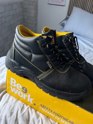 Botas de Seguridad Beg Work Negras y Amarillas