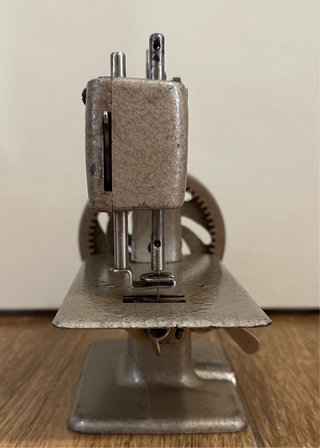 Máquina de coser pequeña Singer