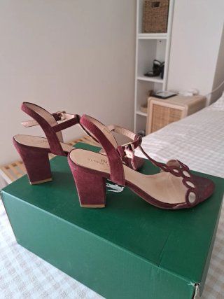 Sandalias Gloria Ortiz granates y doradas