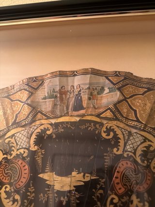 Due ventagli antichi incorniciati